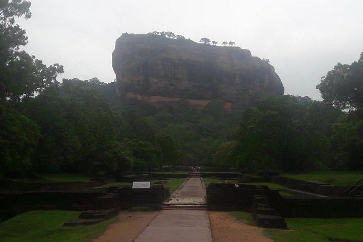  3 Day Privet Tour To Kandy & Sigiriya From Colombo - Photo 1 of 5